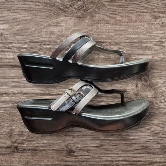 Cole Haan/ Nike Air Women's Silver and Black Sandals Size 7 - Picture 2 of 7